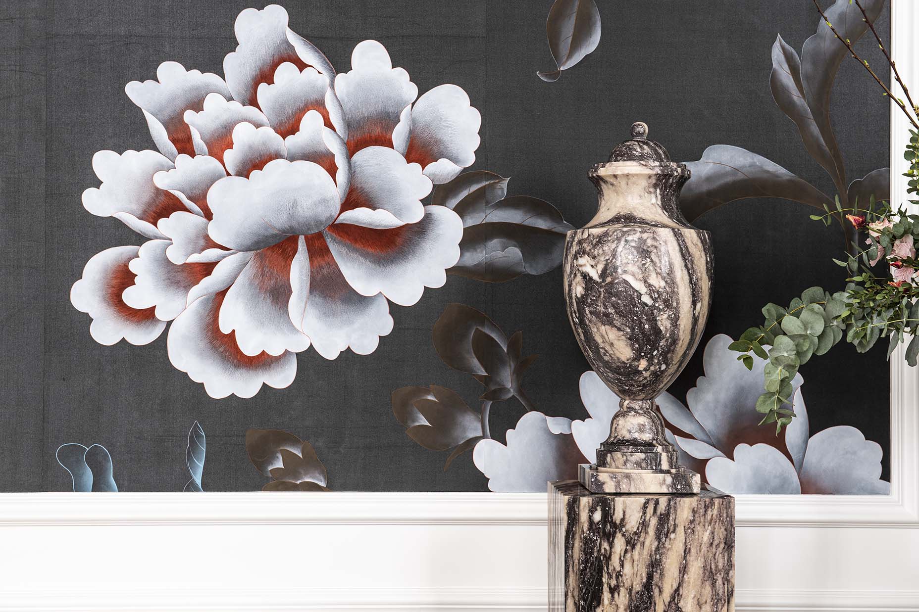 paris deco off event with emblem paris shows chinoiserie wallpaper