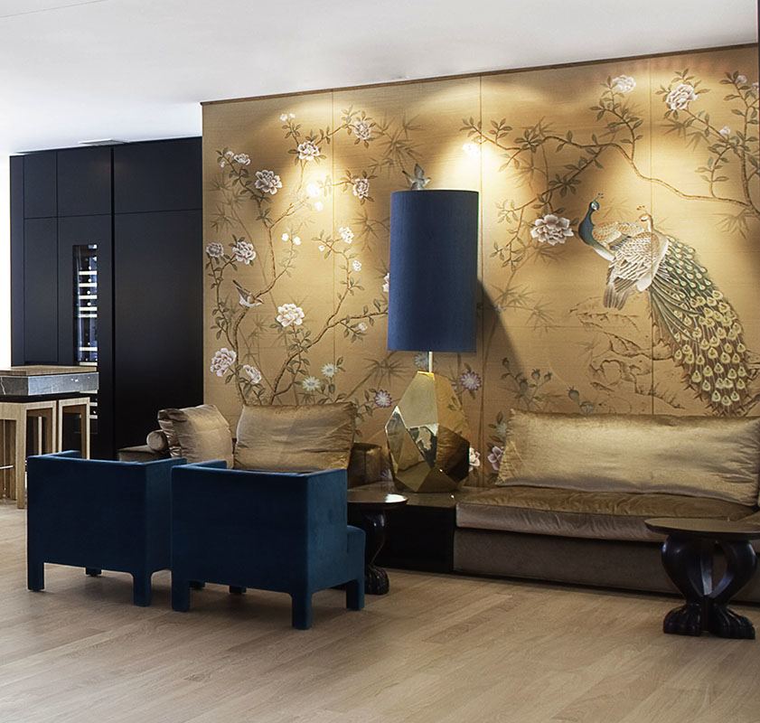 chinoi serie wallcoverings on silk with peacocks drawing for living room