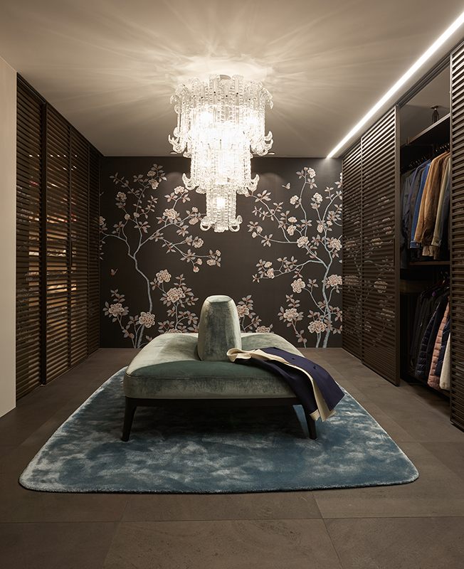 beautiful silk wallcoverings for wardrobe with chinoi serie design and peonies