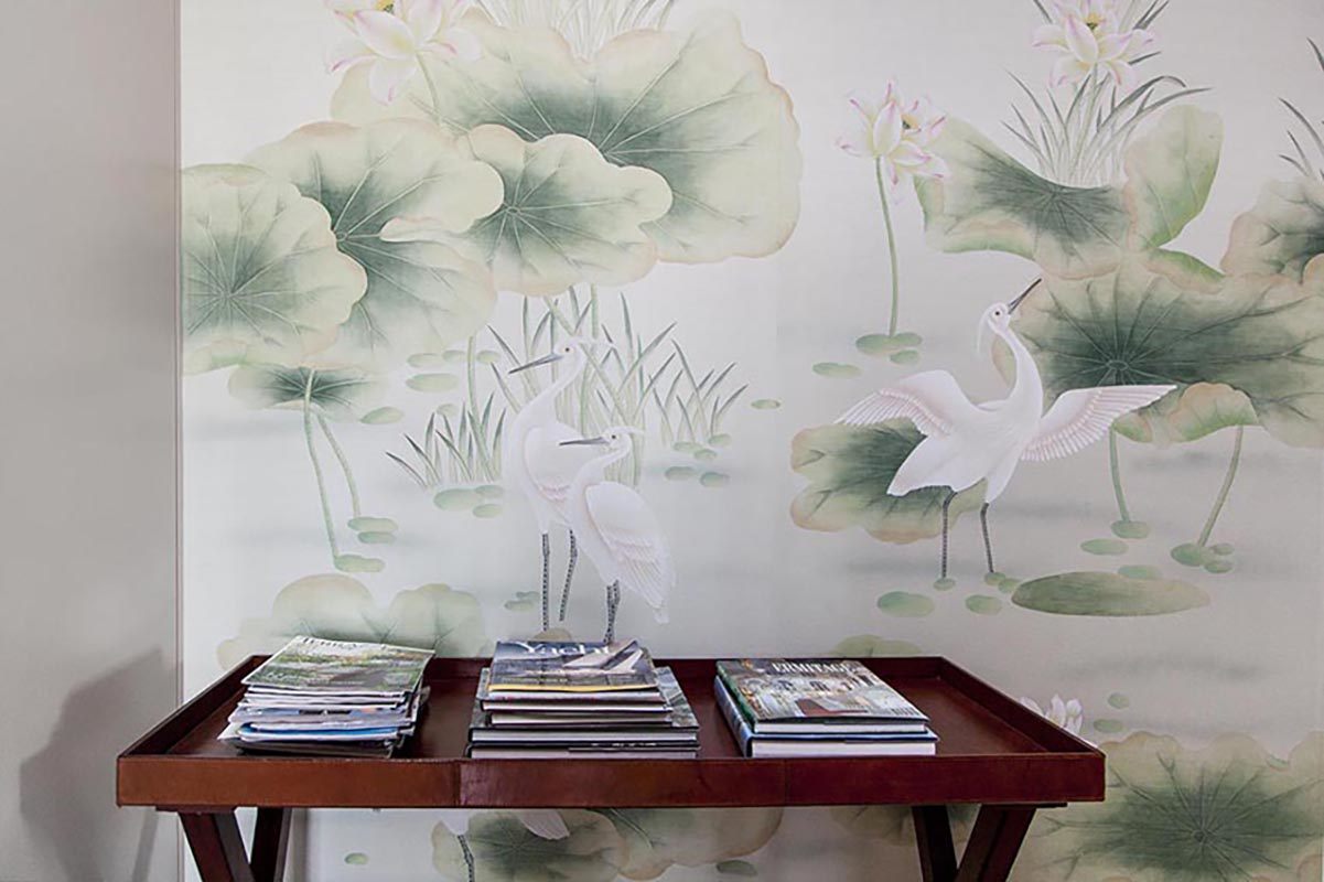 hand painted silk wallcoverings suitable for living room with chinese bird and pond design