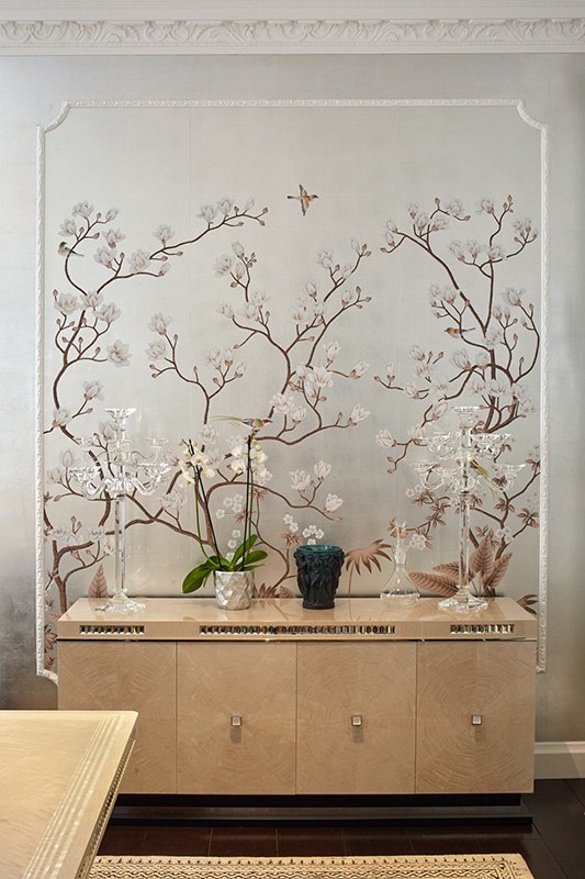 oriental design wallcoverings on metallic wallpapaper for living room