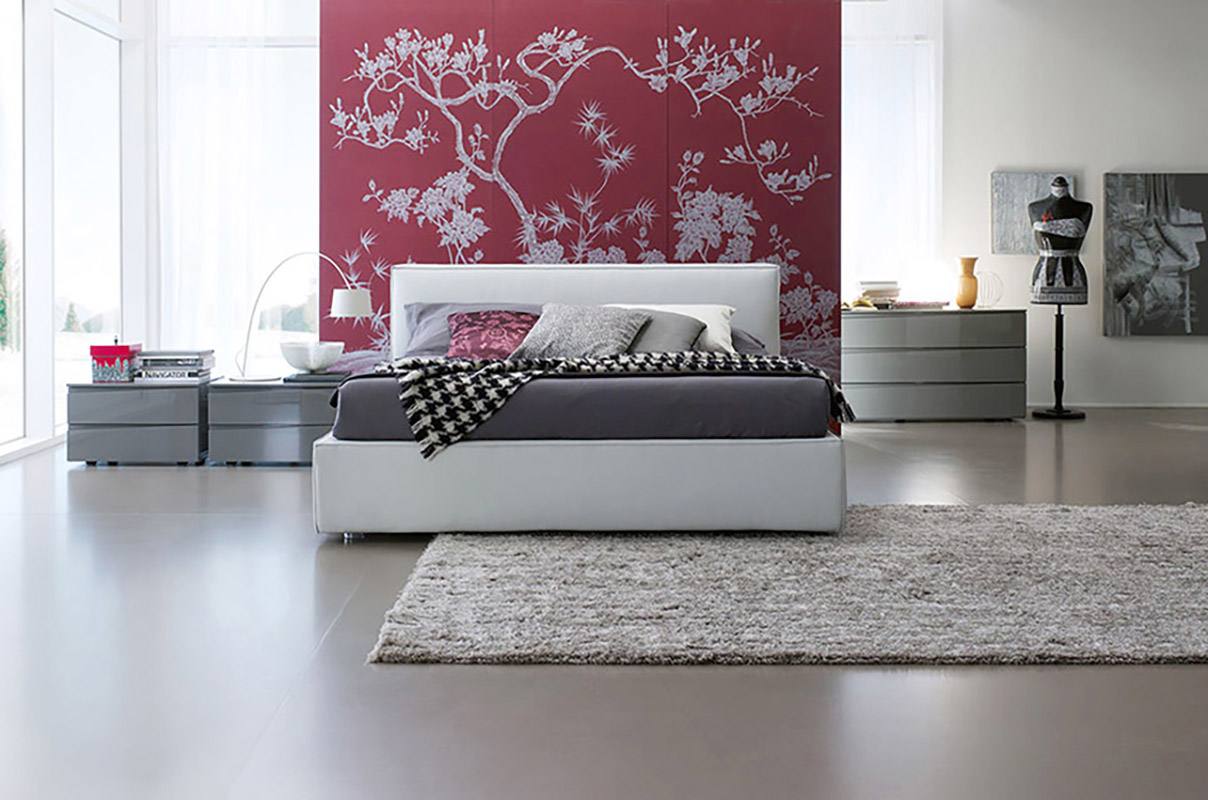 Silk wallcoverings for bedroom with winter magnolia design on red beackground color for bedroom